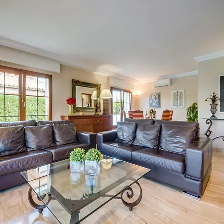 Semesterbostad 8 Person Home, By The